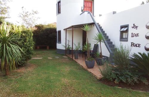 Swartruggens House | Villa Luca Guesthouse & Chalets