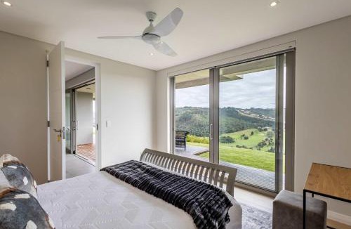 Brackenridge Private Residential Estate Villa | Villa Pacifico - 4BR Hilltop Lux Pool & View