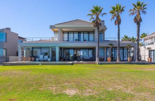 Cape Town Villa | Villa Paradis - ocean front with views to behold!