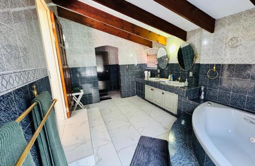 Woodmead Villa | Villa Picasso- 1 Bed Villa