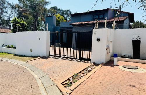 Woodmead Villa | Villa Picasso - 3 Bed Villa