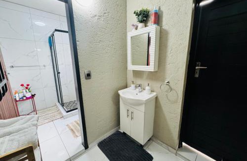 Woodmead Apartment | Villa Picasso Sandton