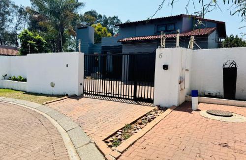 Woodmead Apartment | Villa Picasso Sandton - Executive