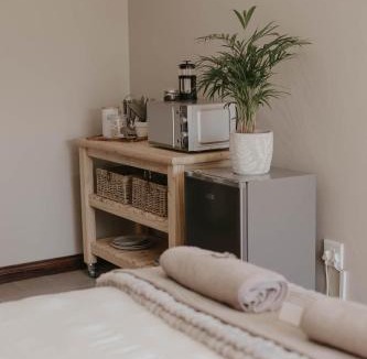 Universitas House | Villa Rose Guesthouse & Venue