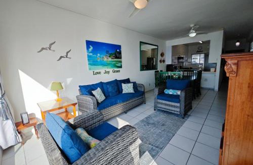 Sheffield Beach Apartment | Villa Royale 710
