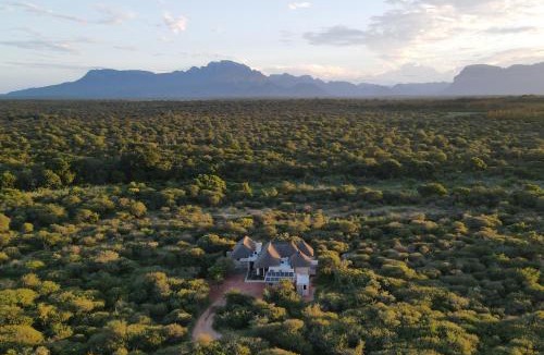 Hoedspruit Villa | Villa Tall Horse - Zandspruit Bush and Aero Estate