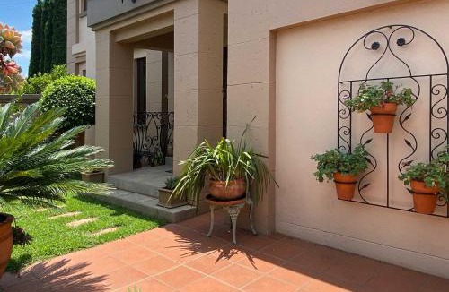 Faerie Glen Villa | Villa Toledo - solar home
