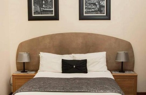 Lichtenburg Bed & Breakfast | Villa Twente Guest House