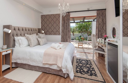 Westcliff House | Villa Venusta