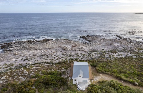 Betty's Bay House | Villa Vista - Four Bedroom House, Sleeps 8