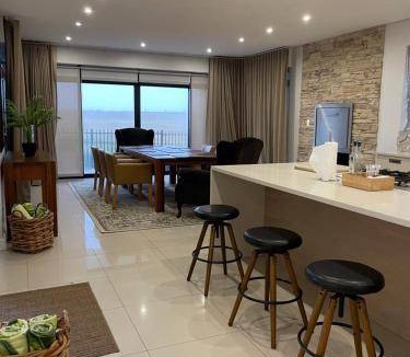 Cape Town Villa | Villa ∙ 5 bedrooms ∙ 10 guests