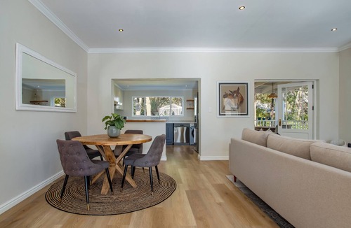 Franschhoek House | Village Vine & Stream a blissful stay in Franschhoek. Walkable, Private & Serene
