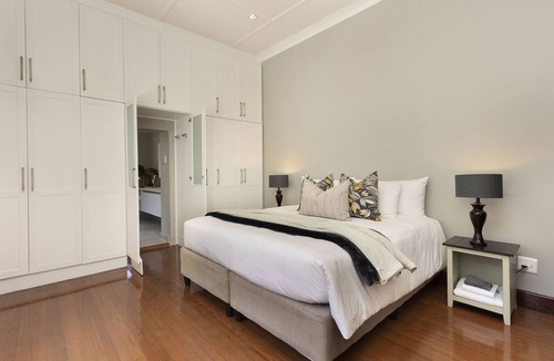 Helderberg Rural House | Vineyard Manor @ 13 Vines