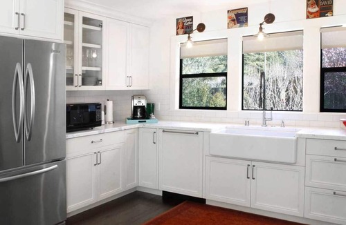 Guerneville House | Vineyard View Retreat Pool, Bocce Court & Game Barn Near Armstrong Woods