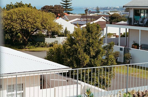 Voelklip House | Voëlvry | Tranquil Mountain Escape | Ocean View