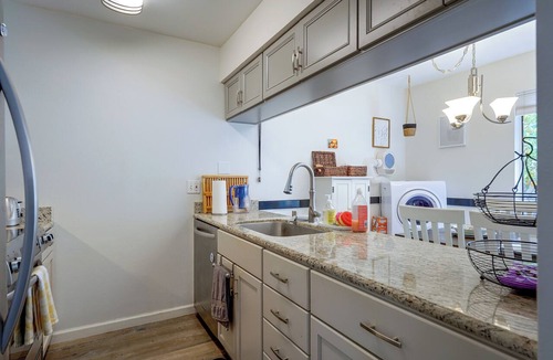Capitola Condo | Walk to Capitola Village: Condo w/2 Surfboards