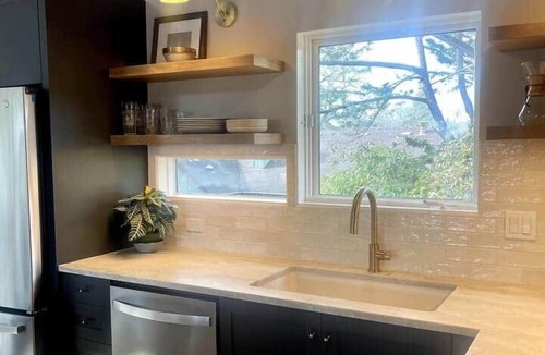 Freestone House | Walk to Downtown Sebastopol * Luxe Vacation Living