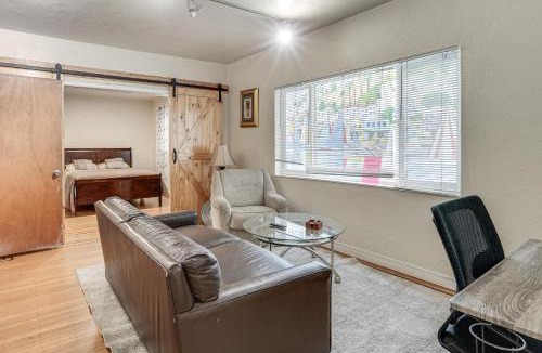 Grand Lake Apartment | Walkable Dtwn Oakland Apt w/Shared Rooftop!