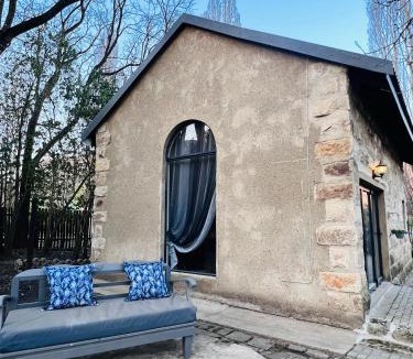 Clarens House | Walnut Cottage