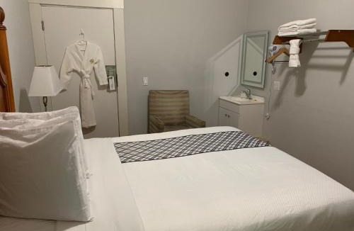 Tenderloin Hotel | Warfield Hotel