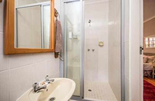 Hillcrest House | Warrens Guest House