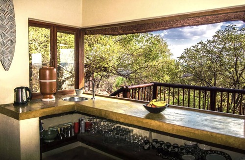 Bela-Bela House | Warthog Lodge – Mabalingwe Game Reserve – Luxury, Self-Catering Safari Getaway