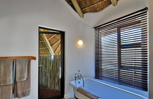 Magaliesberg Cabin | Warthogs Bush Lodge