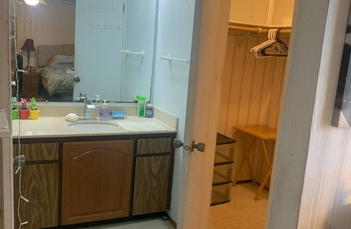 Noble House | Washington: Lrge,Nuly Renovated, Fully Furnished Master Suite w/Private Bathrm.