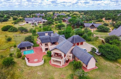 Leeupoort Villa | Waterberg House at Zebula - 8 adults and 4 kids under 10 years