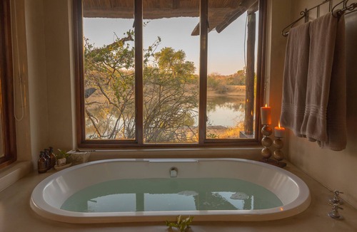 Thorny Bush Game Reserve Cabin | Waterbuck Game Lodge