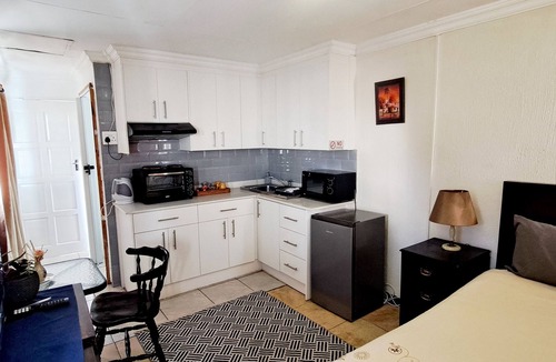 Woodmead Apartment | Waterfall City Guest Lodge, Johannesburg - Queen Garden Unit