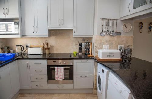 Waterfront House | WATERFRONT 2 Bed Home with mooring at Knysna Quays