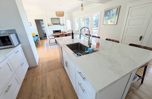 Point Richmond House | Waterfront Bridge & Bay Views! SF, Napa, Marin, Berkeley - Spacious Retreat