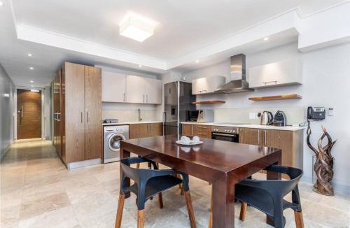Victoria and Alfred Waterfront Apartment | Waterfront Canal Luxury Apartment