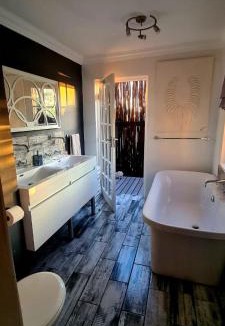 Metsimaholo Hotel | Waterfront Cottage Stand 122