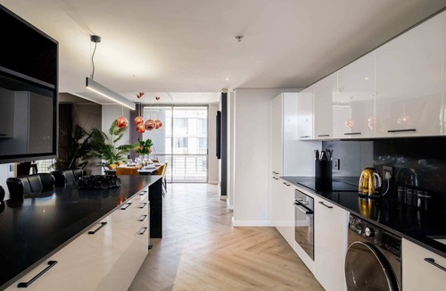 Victoria and Alfred Waterfront Apartment | Waterfront Elegance at Harbour Bridge 413