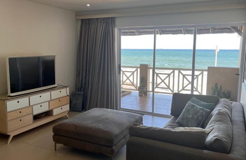 Selection Beach Apartment | Waterfront Escape