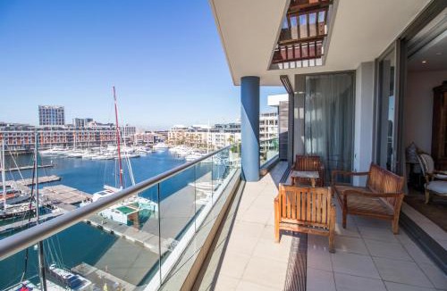 Victoria and Alfred Waterfront Apartment | Waterfront Marina 2 Bedroom Yacht View