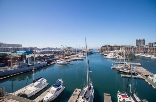 Victoria and Alfred Waterfront Apartment | Waterfront Marina 2 Bedroom Yacht View