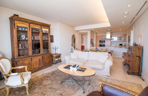 Victoria and Alfred Waterfront Apartment | Waterfront Marina 2 Bedroom Yacht View