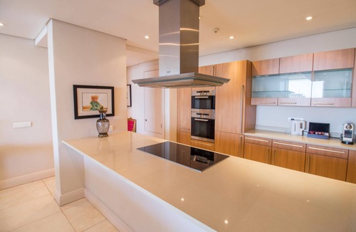 Victoria and Alfred Waterfront Apartment | Waterfront Marina 2 Bedroom Yacht View