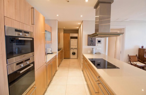 Victoria and Alfred Waterfront Apartment | Waterfront Marina 2 Bedroom Yacht View