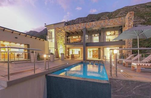 Chanteclair Villa | Waterstone Villa