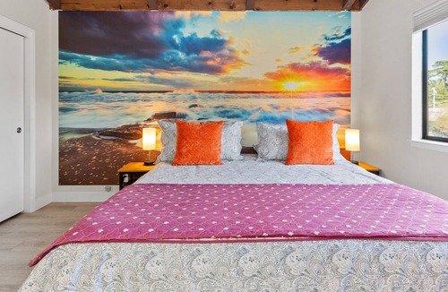 Moss Beach House | Waves Retreat: Walk to Beaches, Enjoy the Sunny Deck, Surf, Family Fun!