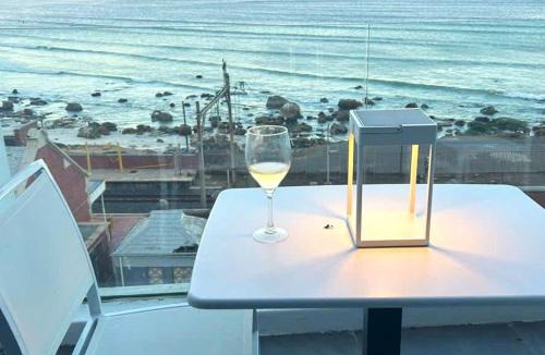 Redhill Apartment | Wavescape Chic Seaside Stay