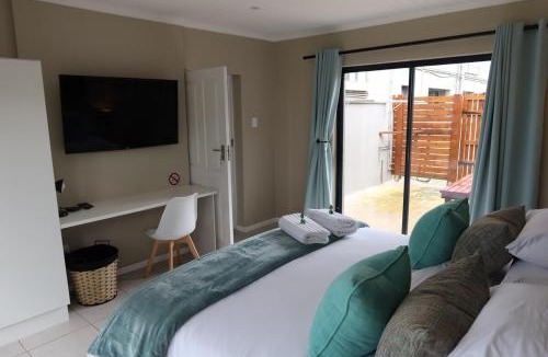Port Elizabeth Apartment | Weaver Lane Country Escape - The Rustic Mongoose