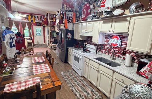 South Charleston House | WELCOME To Lake Farley BUCKEYE BARNDOMINIUM STAYCATION! Beach, Waterpark, GYM!
