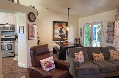 Windsor House | Well-Established 5-STAR VRBO Exclusive Available for Longer Stays