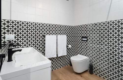 Green Point Apartment | Wessels Road 11 Downstairs