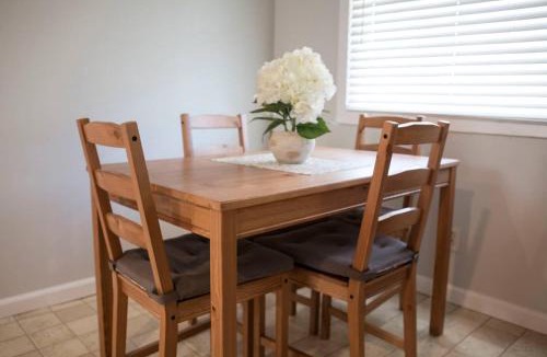 Santa Rosa House | West End Neighborhood Cottage